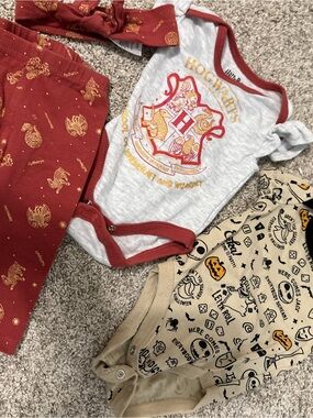 Hogwarts Baby Onesie Set - Halloween outfits